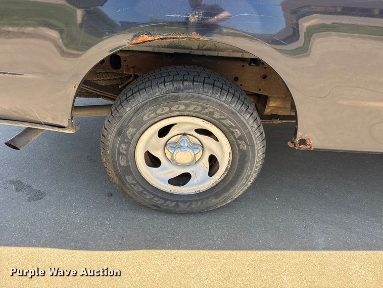 image for item MX9057 2001 Ford F150 pickup truck