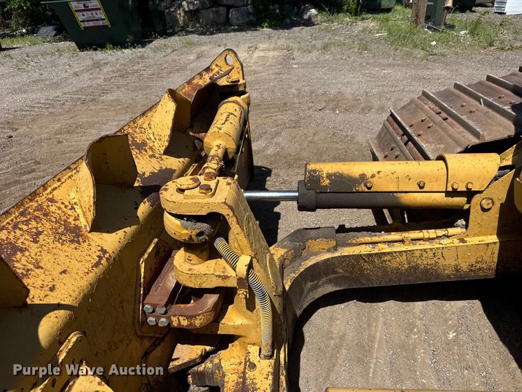 image for item MX9058 1991 Caterpillar D4H LGP dozer
