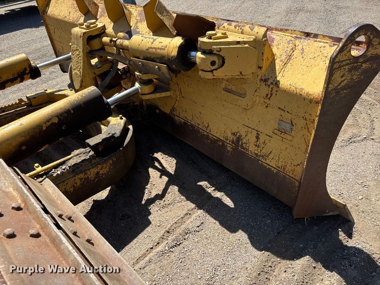 image for item MX9058 1991 Caterpillar D4H LGP dozer