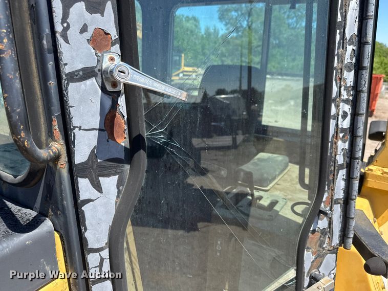 image for item MX9058 1991 Caterpillar D4H LGP dozer