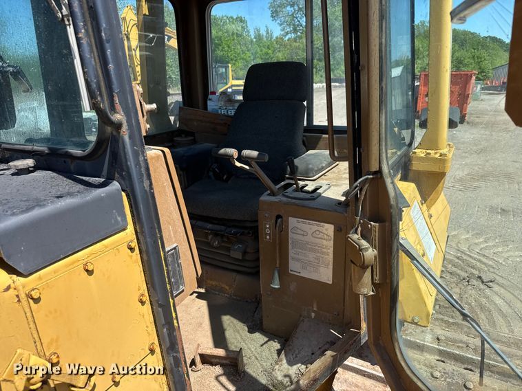 image for item MX9058 1991 Caterpillar D4H LGP dozer