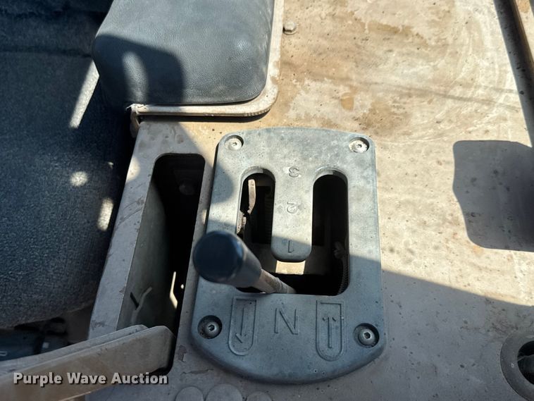 image for item MX9058 1991 Caterpillar D4H LGP dozer