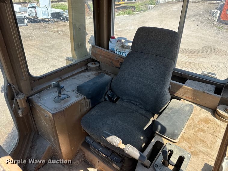 image for item MX9058 1991 Caterpillar D4H LGP dozer