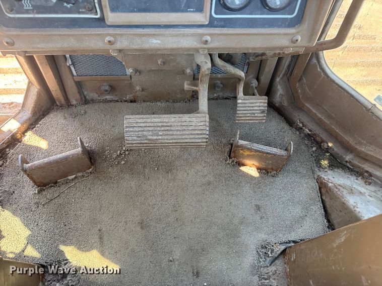 image for item MX9058 1991 Caterpillar D4H LGP dozer