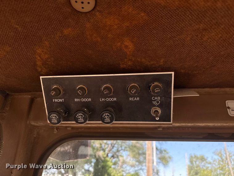 image for item MX9058 1991 Caterpillar D4H LGP dozer