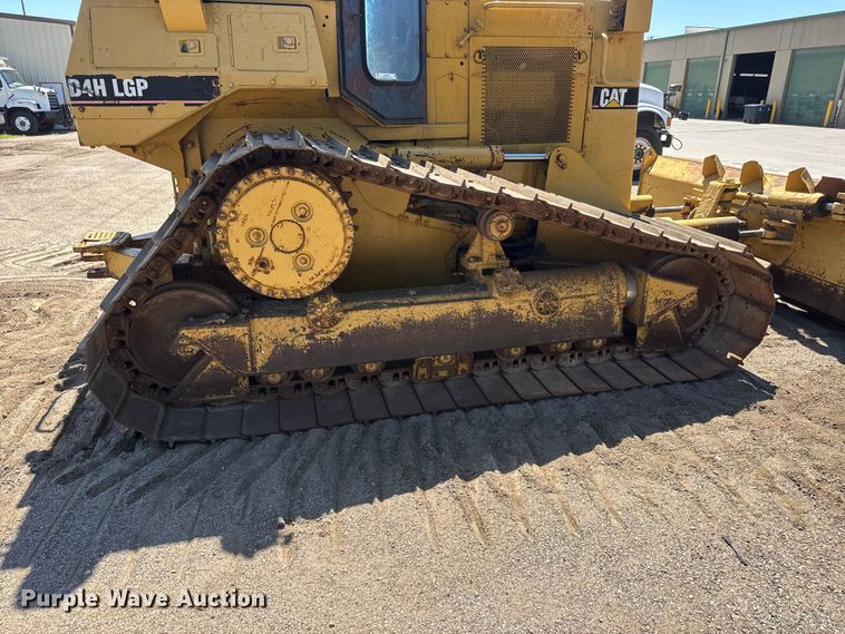 image for item MX9058 1991 Caterpillar D4H LGP dozer