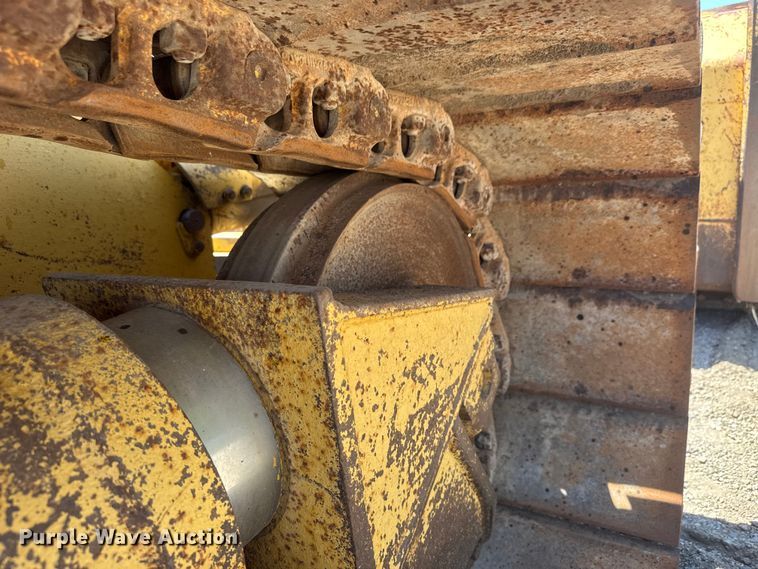 image for item MX9058 1991 Caterpillar D4H LGP dozer