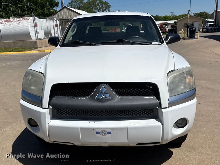 image for item MX9059 2007 Mitsubishi Raider Ext. Cab pickup truck