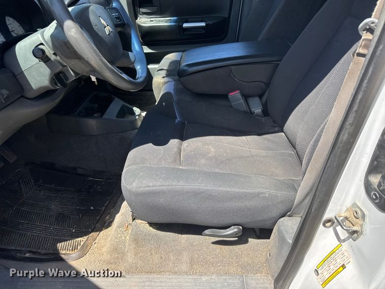 image for item MX9059 2007 Mitsubishi Raider Ext. Cab pickup truck