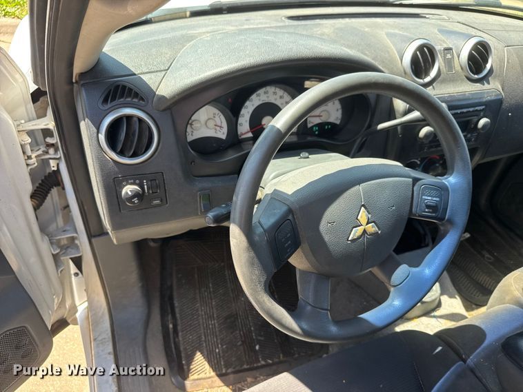 image for item MX9059 2007 Mitsubishi Raider Ext. Cab pickup truck