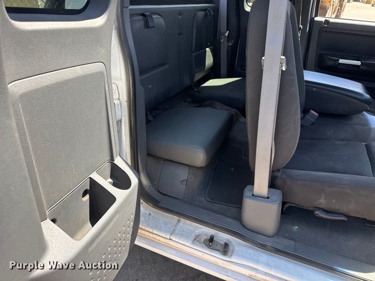 image for item MX9059 2007 Mitsubishi Raider Ext. Cab pickup truck