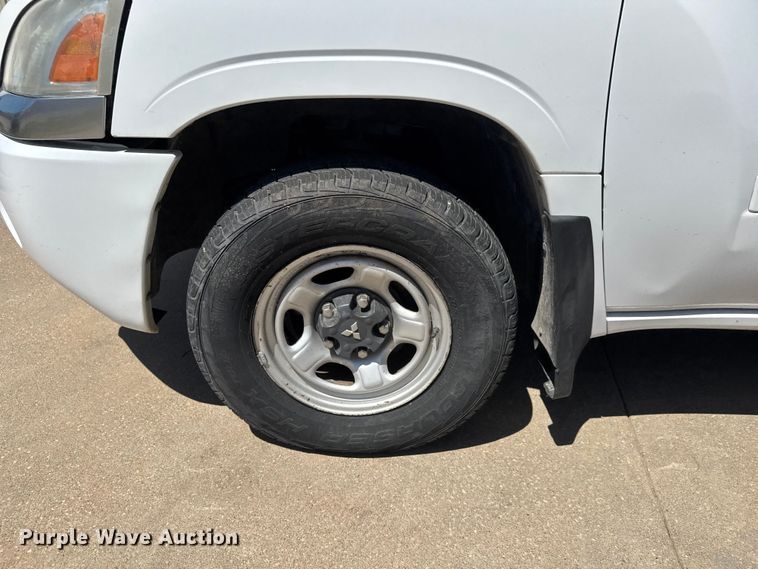 image for item MX9059 2007 Mitsubishi Raider Ext. Cab pickup truck