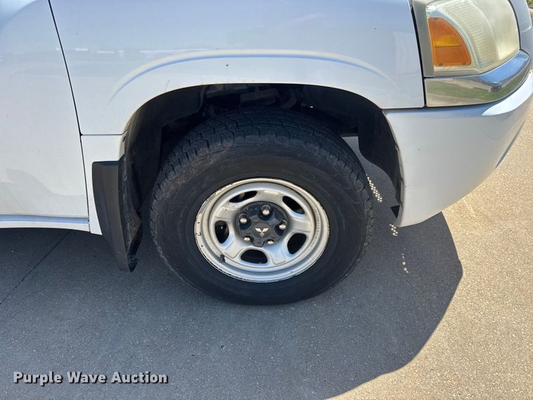 image for item MX9059 2007 Mitsubishi Raider Ext. Cab pickup truck