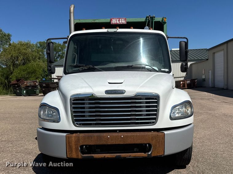 image for item MX9060 2007 Freightliner Business Class M2 refuse truck