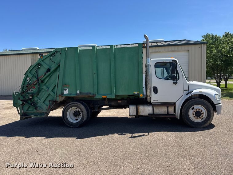 image for item MX9060 2007 Freightliner Business Class M2 refuse truck