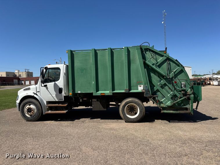image for item MX9060 2007 Freightliner Business Class M2 refuse truck