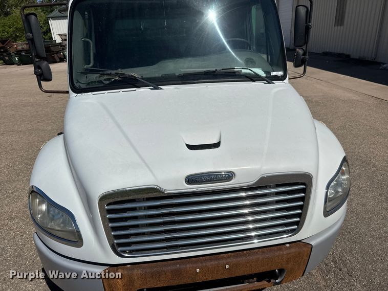 image for item MX9060 2007 Freightliner Business Class M2 refuse truck