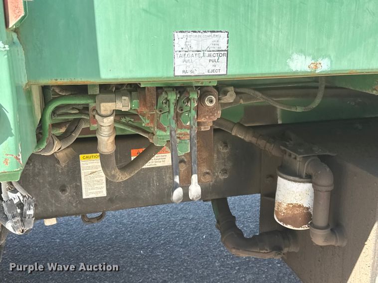 image for item MX9060 2007 Freightliner Business Class M2 refuse truck