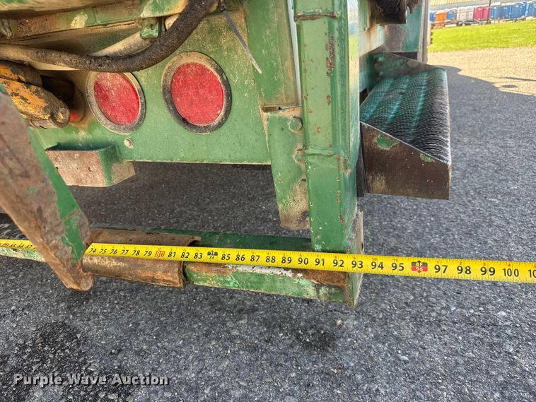 image for item MX9060 2007 Freightliner Business Class M2 refuse truck