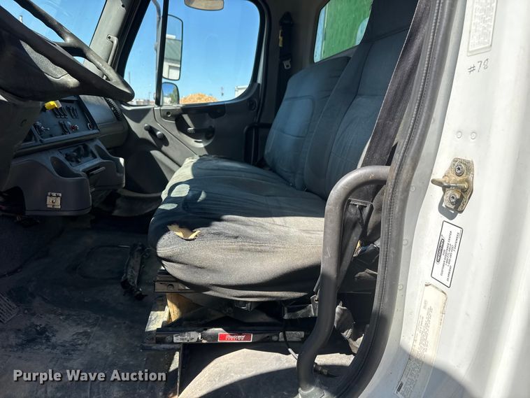 image for item MX9060 2007 Freightliner Business Class M2 refuse truck