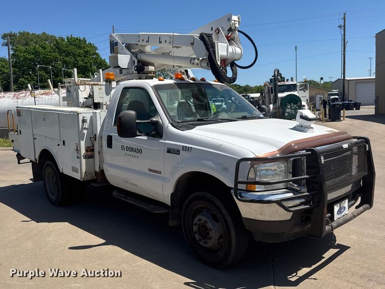 image for item MX9089 2004 Ford F550 Super Duty bucket truck