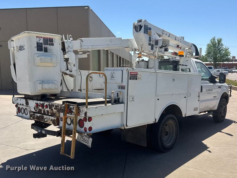 image for item MX9089 2004 Ford F550 Super Duty bucket truck