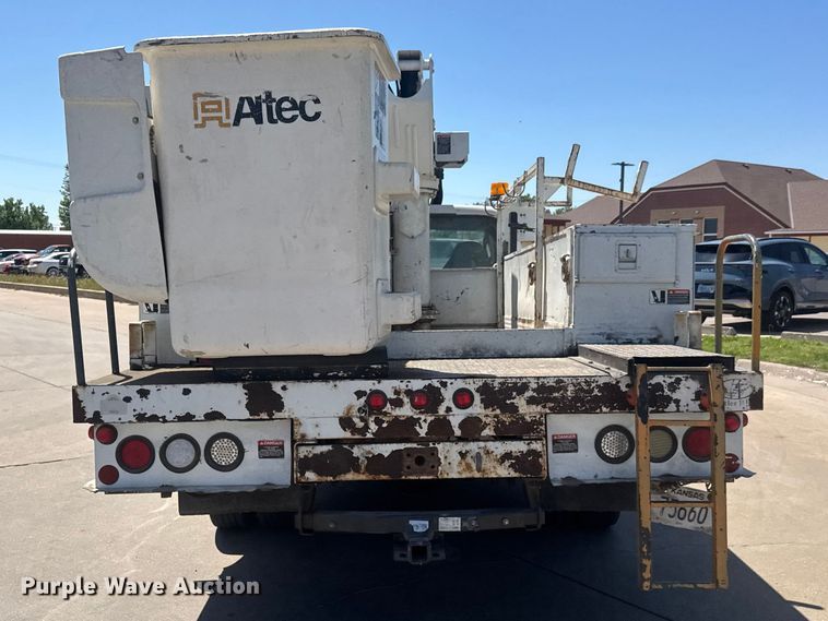 image for item MX9089 2004 Ford F550 Super Duty bucket truck