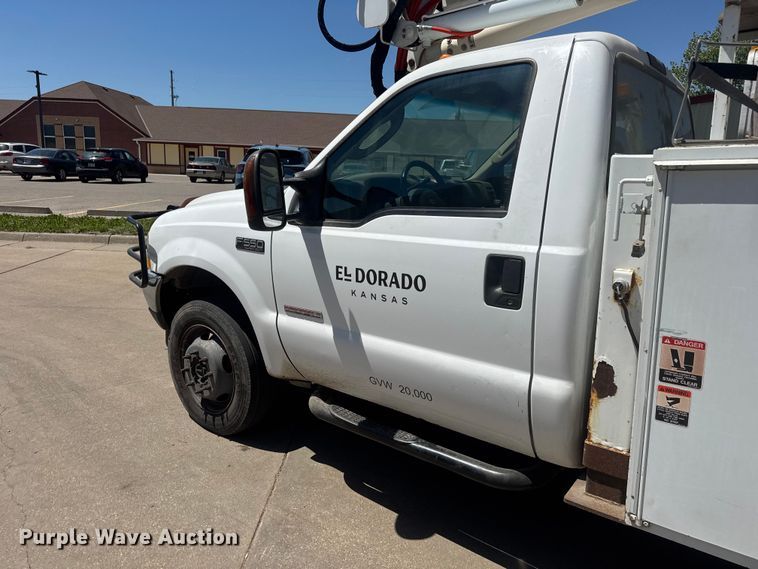 image for item MX9089 2004 Ford F550 Super Duty bucket truck