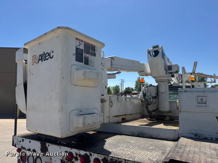 image for item MX9089 2004 Ford F550 Super Duty bucket truck