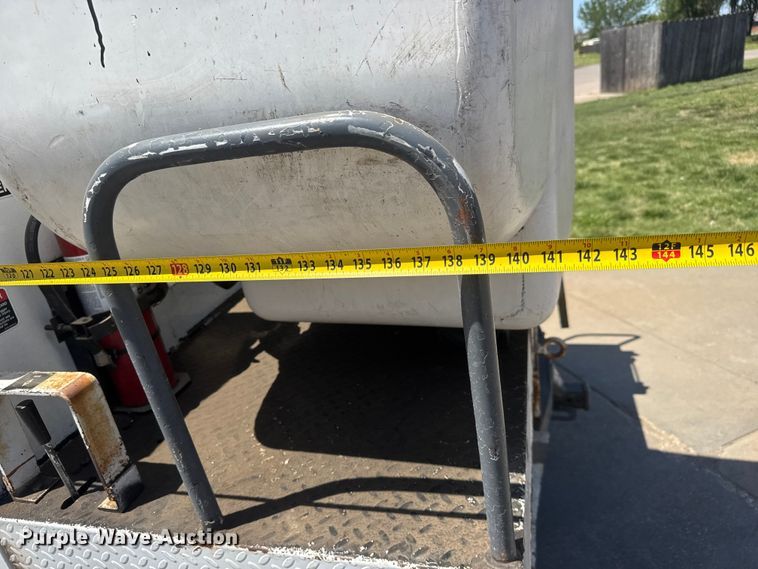 image for item MX9089 2004 Ford F550 Super Duty bucket truck