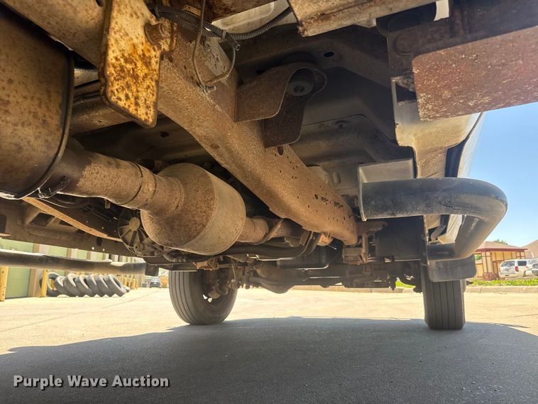 image for item MX9089 2004 Ford F550 Super Duty bucket truck