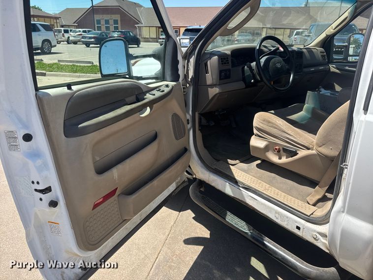 image for item MX9089 2004 Ford F550 Super Duty bucket truck