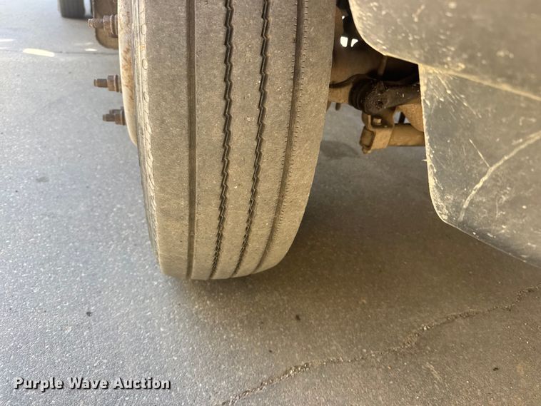 image for item MX9089 2004 Ford F550 Super Duty bucket truck