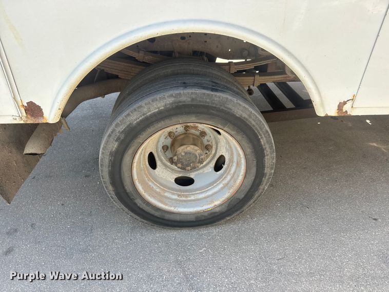 image for item MX9089 2004 Ford F550 Super Duty bucket truck