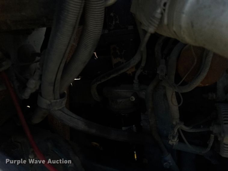 image for item MX9090 1998 Ford F800 bucket truck