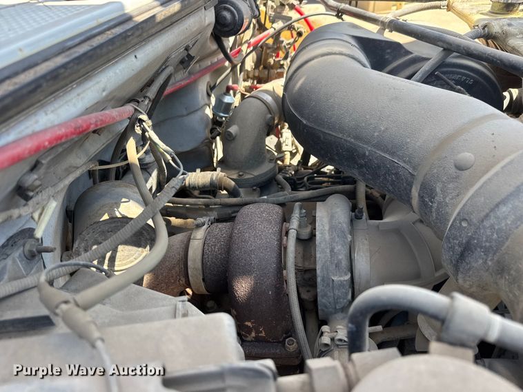 image for item MX9090 1998 Ford F800 bucket truck