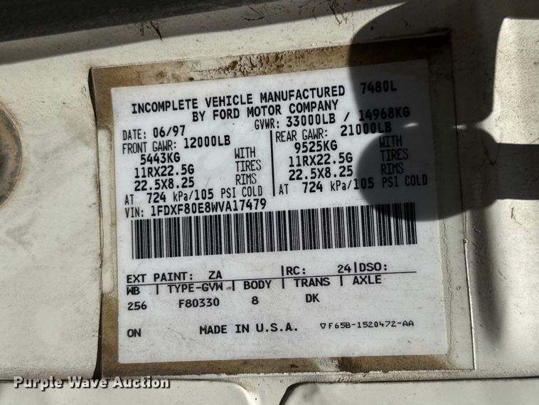 image for item MX9090 1998 Ford F800 bucket truck