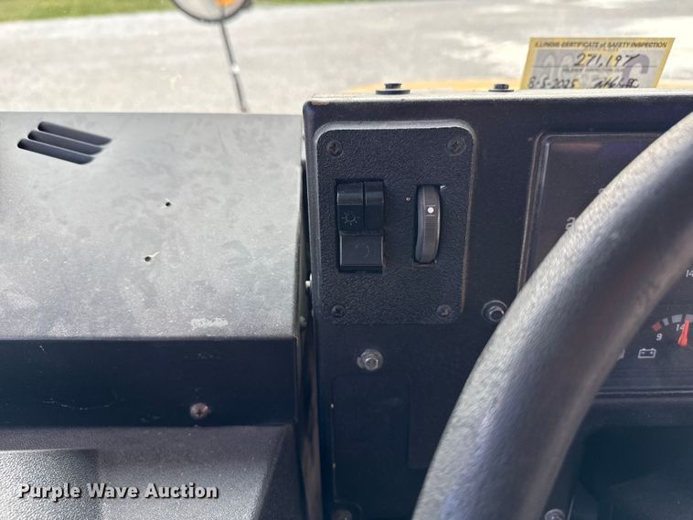 image for item ND9466 1996 Blue Bird B7 school bus