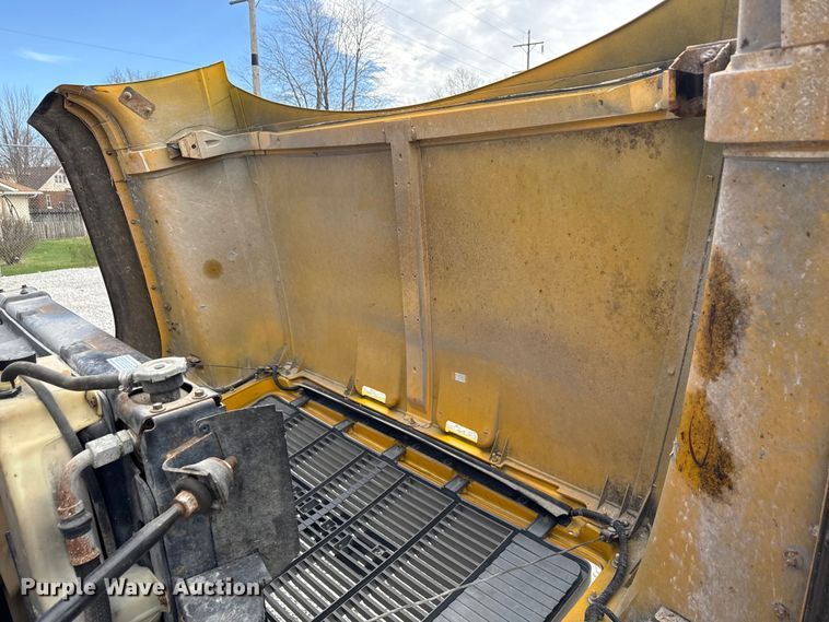 image for item ND9466 1996 Blue Bird B7 school bus