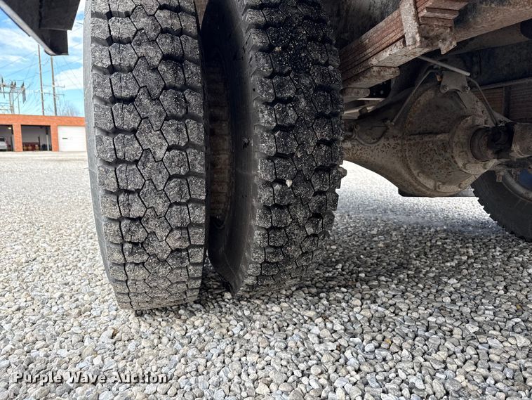 image for item ND9466 1996 Blue Bird B7 school bus