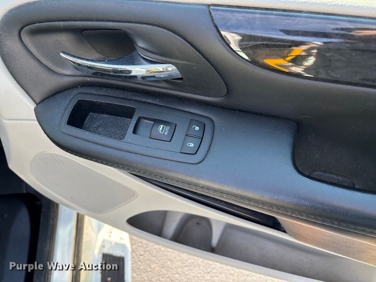 image for item NK9073 2019 Dodge Grand Caravan handicap accessible van