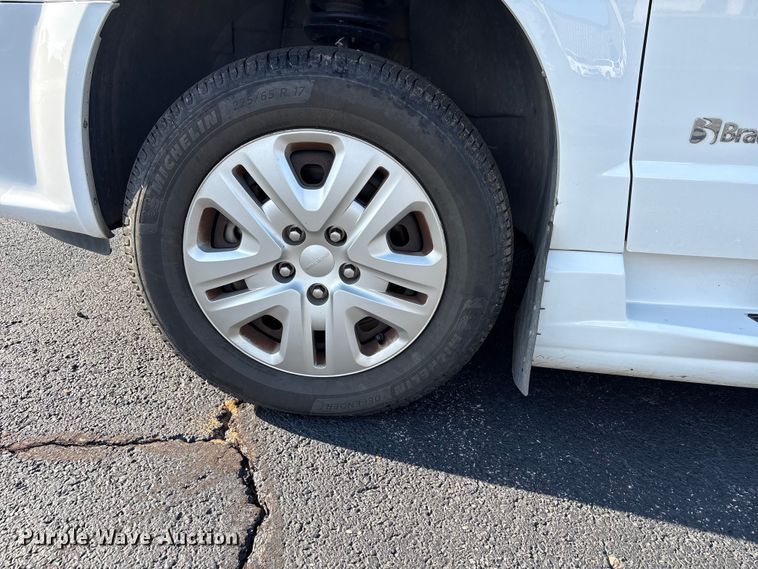 image for item NK9073 2019 Dodge Grand Caravan handicap accessible van