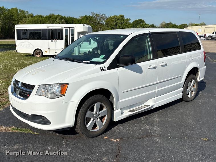 image for item NK9074 2017 Dodge Grand Caravan handicap accessible van