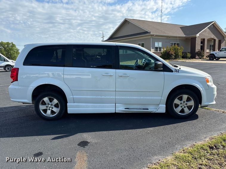 image for item NK9074 2017 Dodge Grand Caravan handicap accessible van