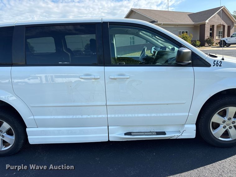 image for item NK9074 2017 Dodge Grand Caravan handicap accessible van