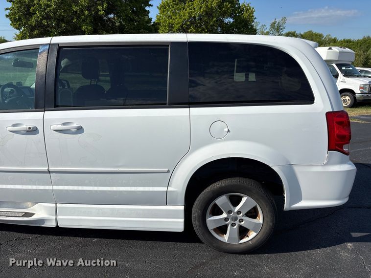 image for item NK9074 2017 Dodge Grand Caravan handicap accessible van