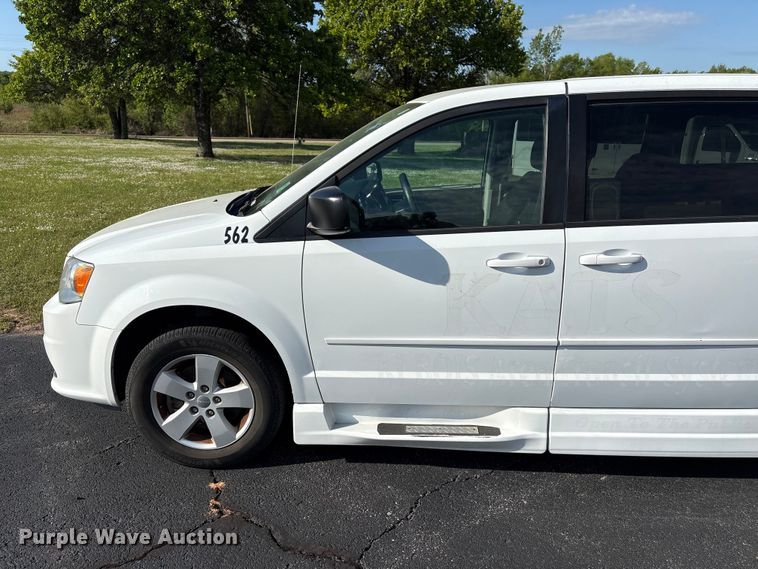 image for item NK9074 2017 Dodge Grand Caravan handicap accessible van
