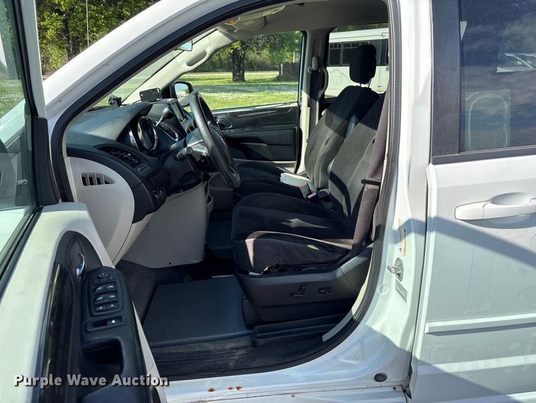 image for item NK9074 2017 Dodge Grand Caravan handicap accessible van