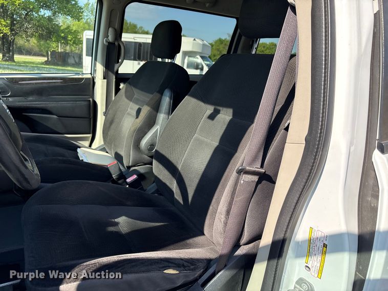 image for item NK9074 2017 Dodge Grand Caravan handicap accessible van