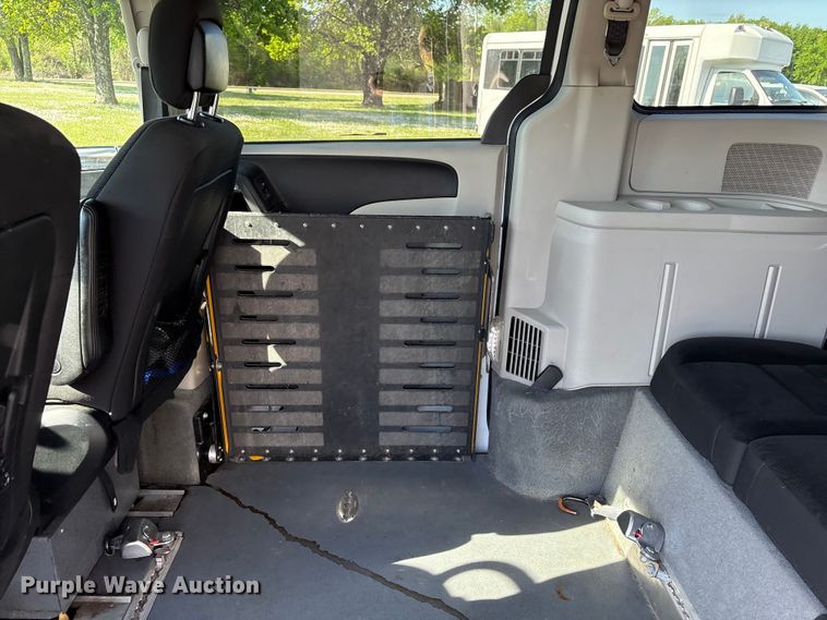 image for item NK9074 2017 Dodge Grand Caravan handicap accessible van